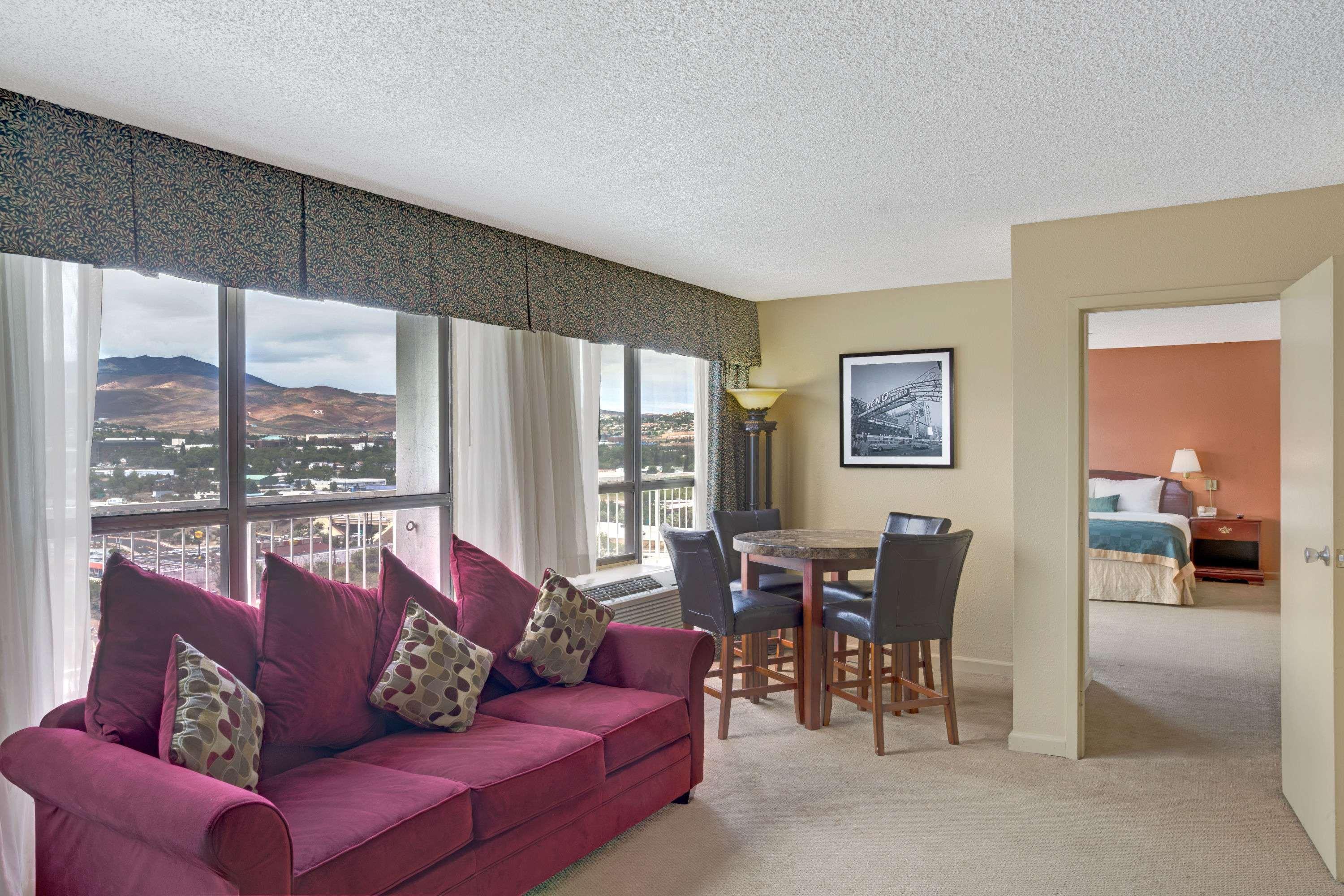 Ramada By Wyndham Reno Hotel & Casino Buitenkant foto