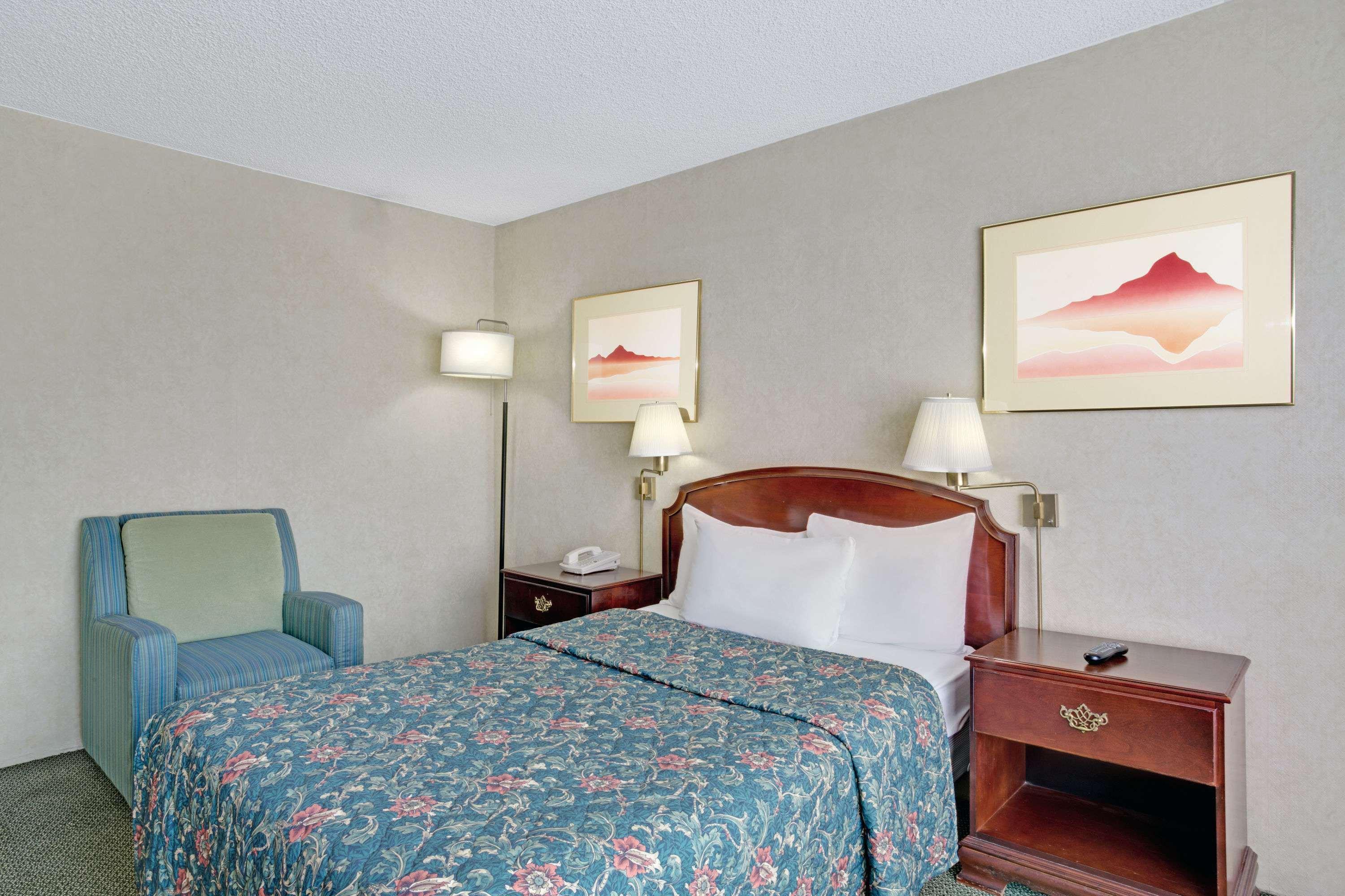 Ramada By Wyndham Reno Hotel & Casino Buitenkant foto