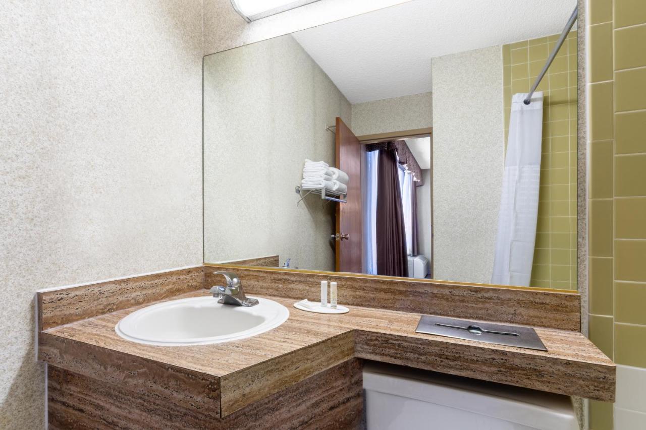 Ramada By Wyndham Reno Hotel & Casino Buitenkant foto