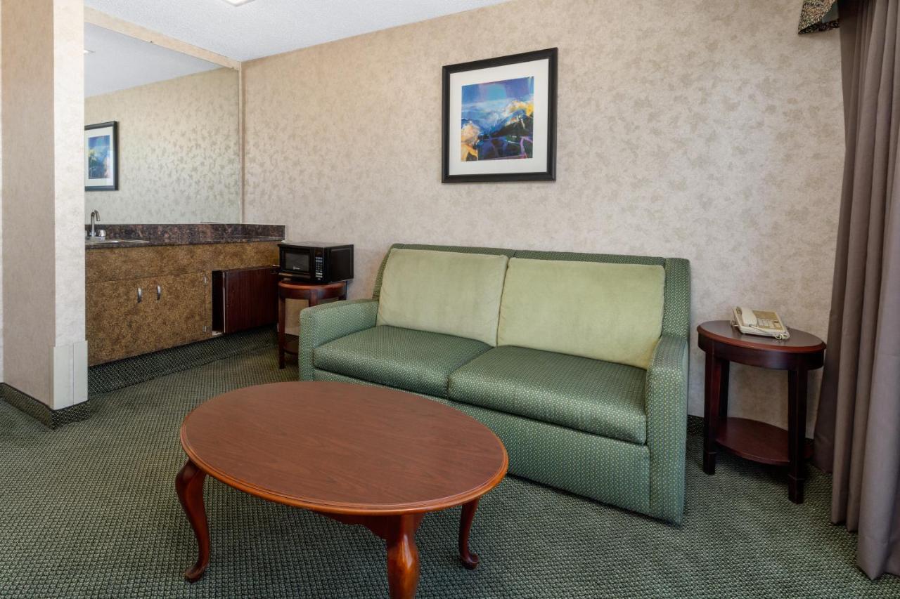 Ramada By Wyndham Reno Hotel & Casino Buitenkant foto