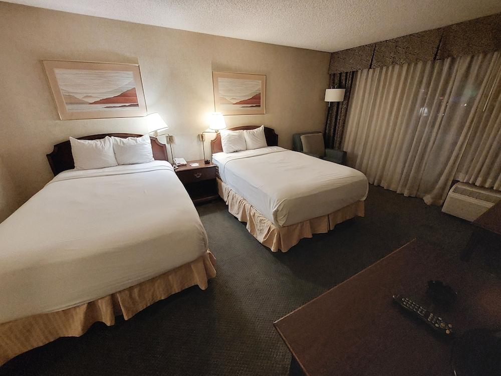 Ramada By Wyndham Reno Hotel & Casino Buitenkant foto