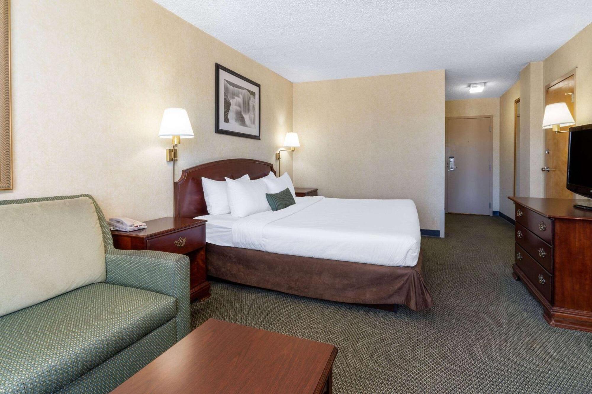Ramada By Wyndham Reno Hotel & Casino Buitenkant foto