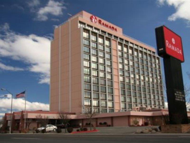 Ramada By Wyndham Reno Hotel & Casino Buitenkant foto